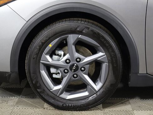 Used 2025 Kia K4 LXS image 19