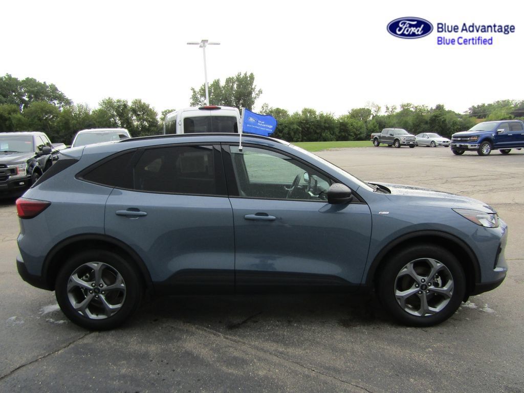 Certified 2025 Ford Escape ST-Line w/ Tech Pack #1 AWD/4WD image 16