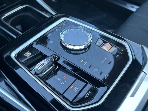 New 2026 BMW 740i w/ Executive Package image 18