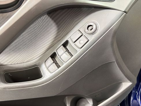 Used 2013 Hyundai Elantra GLS w/ Preferred Pkg image 20