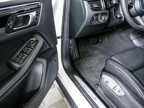New 2026 Porsche Macan S image 8