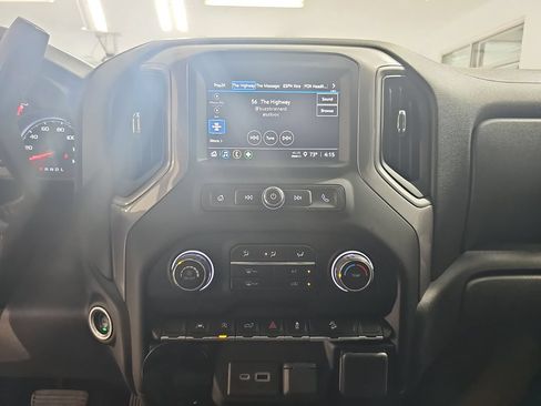 Used 2022 Chevrolet Silverado 1500 Custom Trail Boss w/ LPO, Dark Essentials Package AWD/4WD image 25