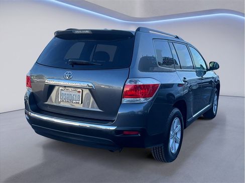 Used 2012 Toyota Highlander FWD w/ Tech Pkg image 6