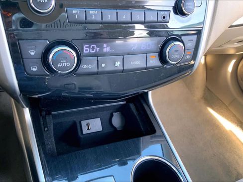 Used 2013 Nissan Altima 2.5 SV image 32