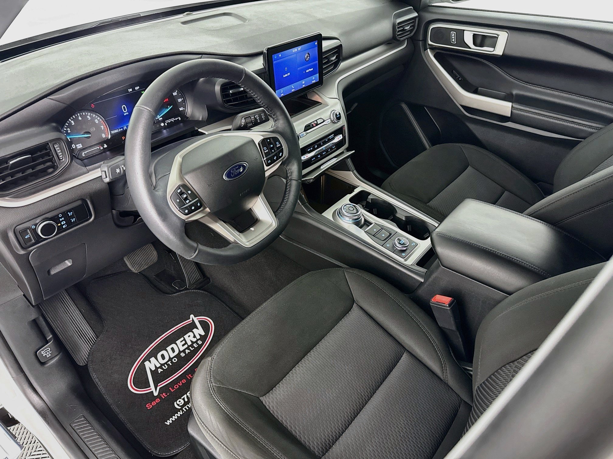 Used 2023 Ford Explorer XLT AWD/4WD image 8