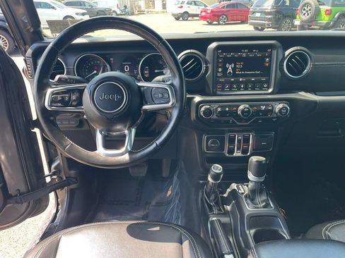 Used 2022 Jeep Wrangler Unlimited Sahara w/ Cold Weather Group AWD/4WD image 4