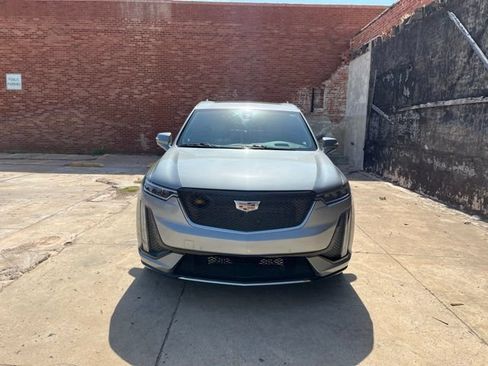 Used 2023 Cadillac XT6 Sport w/ Technology Package AWD/4WD image 2