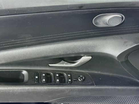 Used 2025 Hyundai Elantra SE FWD image 23
