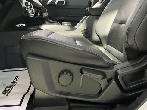 Used 2024 Ford Bronco Black Diamond image 22