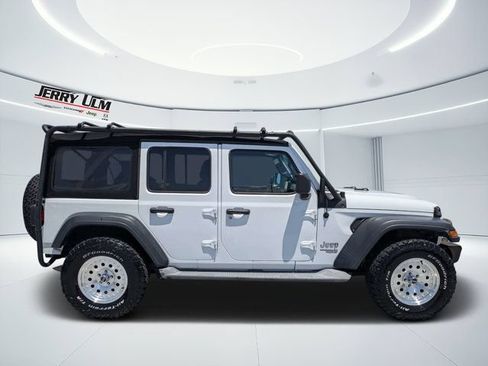 Used 2018 Jeep Wrangler Unlimited Sport S AWD/4WD image 2