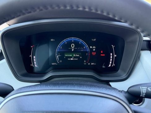 Used 2025 Toyota Corolla SE w/ SE Premium Package image 37