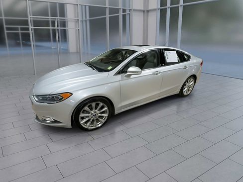 Used 2017 Ford Fusion Platinum image 4
