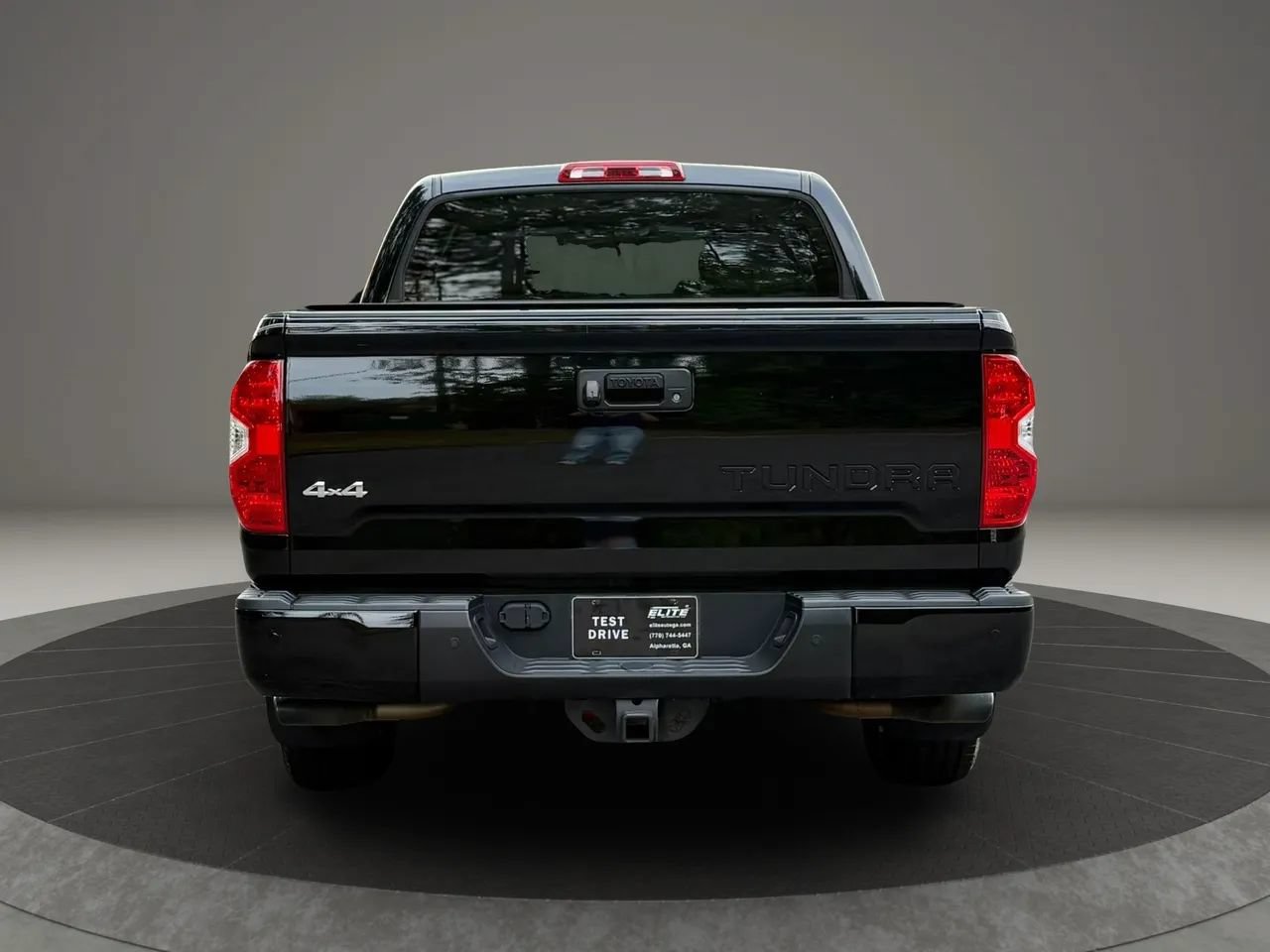 Used 2021 Toyota Tundra Limited w/ Limited Premium Package AWD/4WD image 5