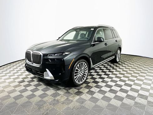 Used 2024 BMW X7 xDrive40i w/ Premium Package image 4