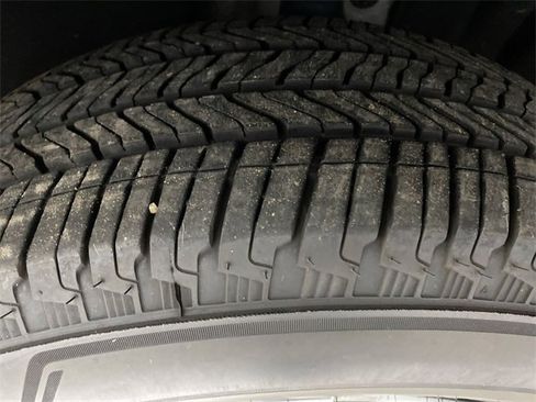 Certified 2024 Chevrolet Traverse LT w/ LPO, Floor Liner Package image 23