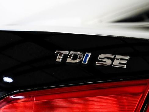 Used 2015 Volkswagen Passat TDI SE FWD image 54