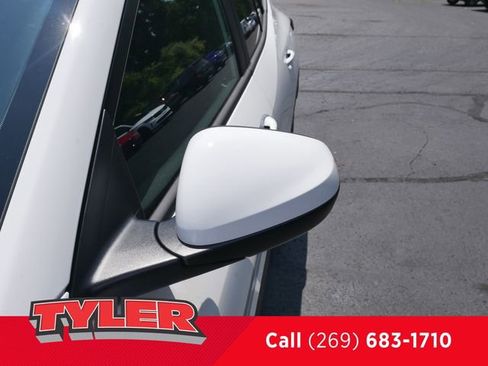 New 2025 Chevrolet Trax LT image 13