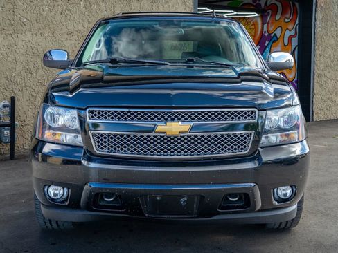 Used 2014 Chevrolet Tahoe LTZ AWD/4WD image 16