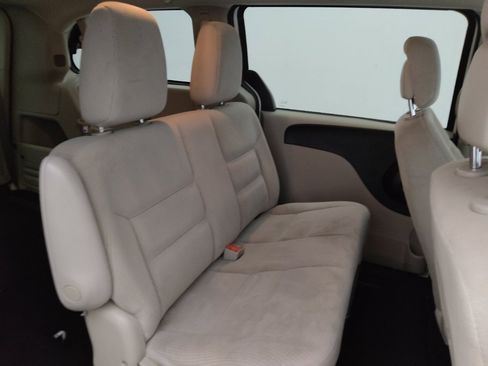 Used 2017 Dodge Grand Caravan SE FWD image 19