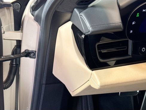 Used 2021 Porsche Taycan Turbo S image 13