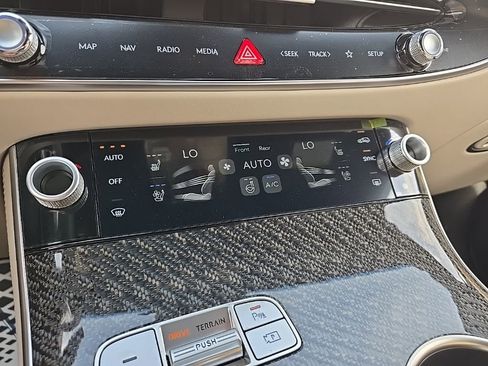 Used 2026 Genesis GV70 3.5T Sport Prestige image 43