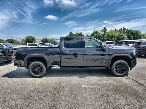 New 2026 GMC Sierra 2500 AT4 w/ AT4 Premium Plus Package AWD/4WD image 10