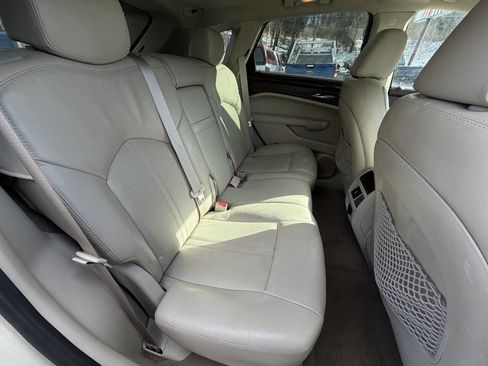 Used 2011 Cadillac SRX Luxury image 21