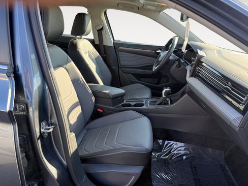 Certified 2025 Volkswagen Jetta SEL image 19