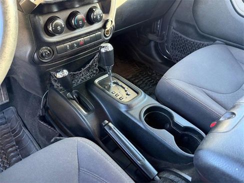 Used 2018 Jeep Wrangler Unlimited Sport S image 26