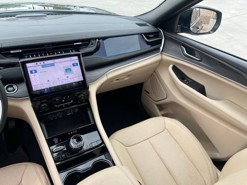 Used 2022 Jeep Grand Cherokee Limited 4xe w/ Luxury Tech Group II image 15