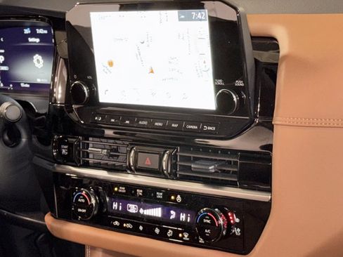 New 2025 Nissan Pathfinder Platinum image 15