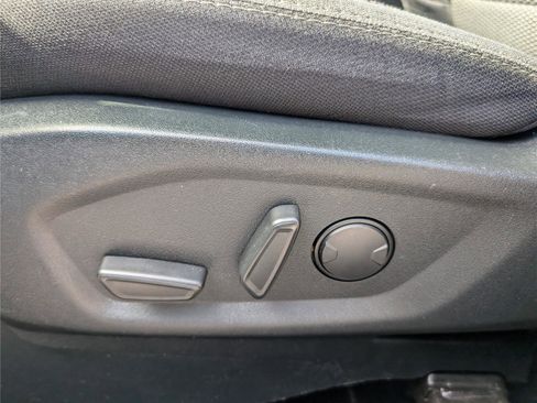 Used 2019 Ford Explorer XLT w/ Equipment Group 201A AWD/4WD image 23