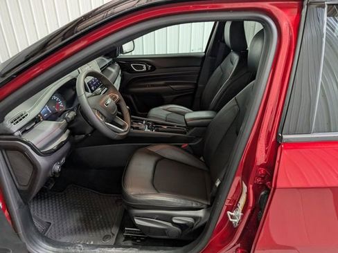 Used 2025 Jeep Compass Trailhawk AWD/4WD image 14