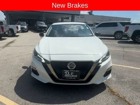 Used 2022 Nissan Altima 2.5 SR FWD image 3