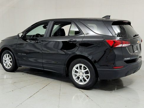 Certified 2024 Chevrolet Equinox LS w/ LS Convenience Package FWD image 3