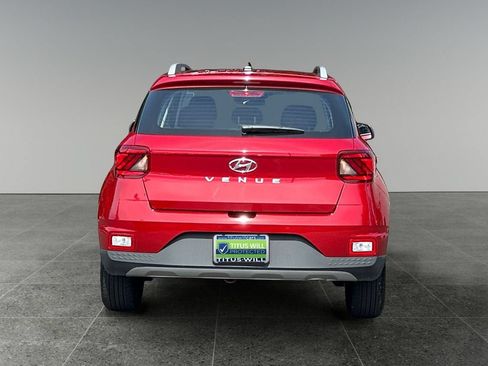 Used 2025 Hyundai Venue SEL FWD image 8