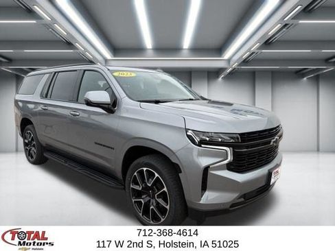 Used 2023 Chevrolet Suburban RST w/ Luxury Package AWD/4WD image 2