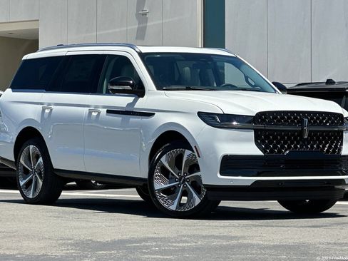 New 2026 Lincoln Navigator Black Label AWD/4WD image 1