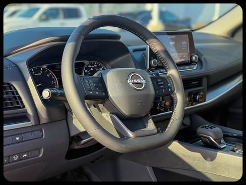 New 2026 Nissan Rogue SV w/ Cold Weather Package FWD image 18
