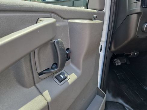 New 2026 GMC Savana 2500 w/ Driver Convenience Package RWD image 22