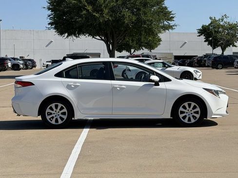 Certified 2021 Toyota Corolla LE w/ Carpet Mat Package (TMS) FWD image 3