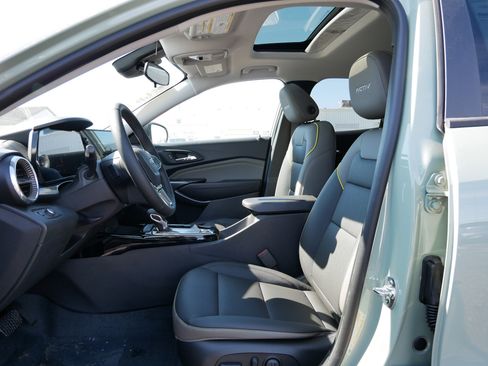 New 2026 Chevrolet Trax ACTIV w/ Sunroof Package FWD image 10