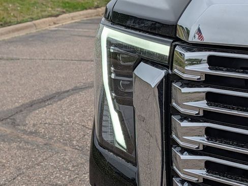 New 2026 GMC Sierra 3500 Denali w/ Denali Reserve Package AWD/4WD image 4