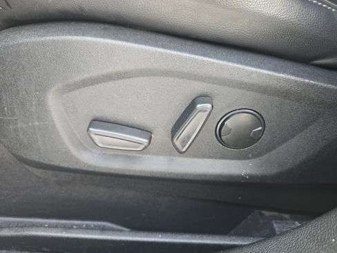 Used 2024 Ford Edge SEL image 16