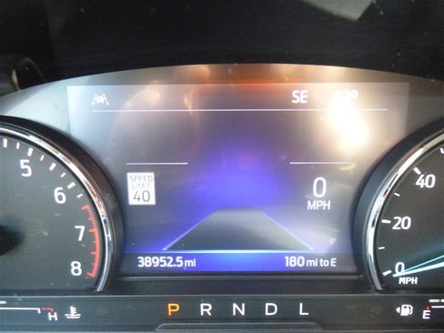 Used 2024 Ford Explorer Limited image 16