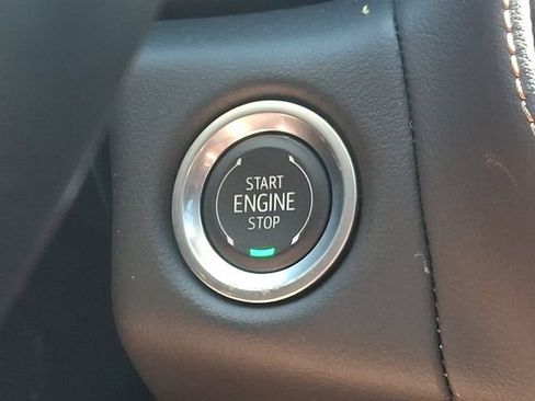 Used 2024 GMC Yukon AT4 w/ Technology Package AWD/4WD image 28