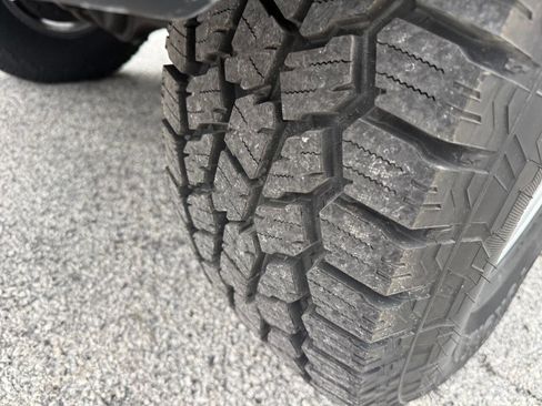 Used 1993 Toyota Land Cruiser Base AWD 4dr SUV image 34