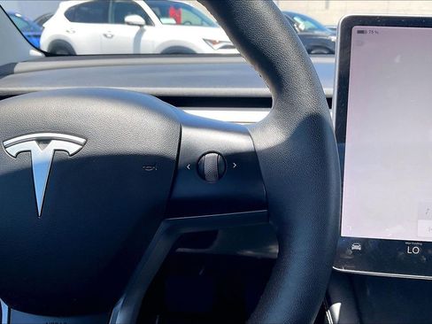 Used 2022 Tesla Model 3 Long Range AWD/4WD image 20