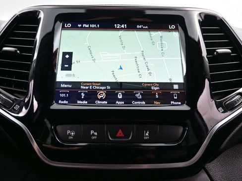Used 2019 Jeep Cherokee Limited w/ Luxury Group AWD/4WD image 20