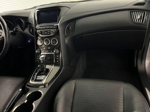 Used 2013 Hyundai Genesis 3.8 image 35
